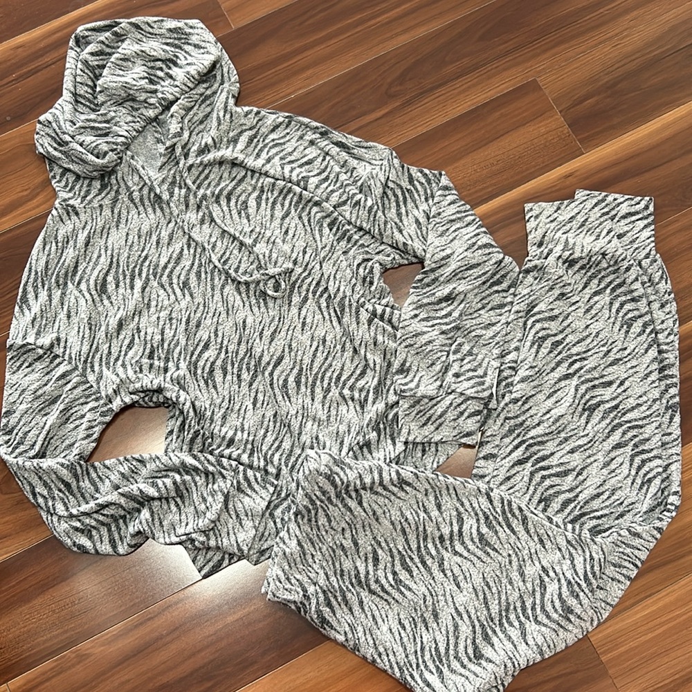 Medium Gap lounge stretchy hoodie legging set animal zebra print - Picture 2 of 6
